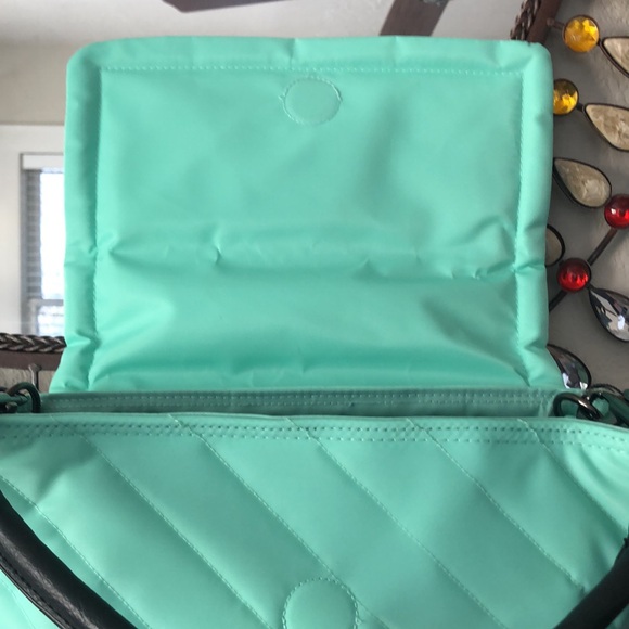 NWT THINK ROYLN Quilted Flapover Crossbody W/3 Straps - Picture 5 of 9